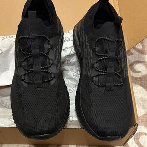 STQ SLIP ON Sneakers NWT